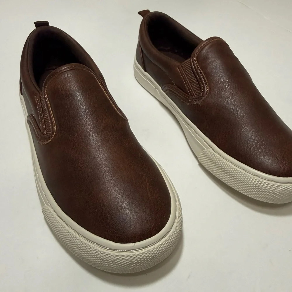 Old Navy Brown Slip-On Sneakers - Little Boys Size 1 *NWOT*